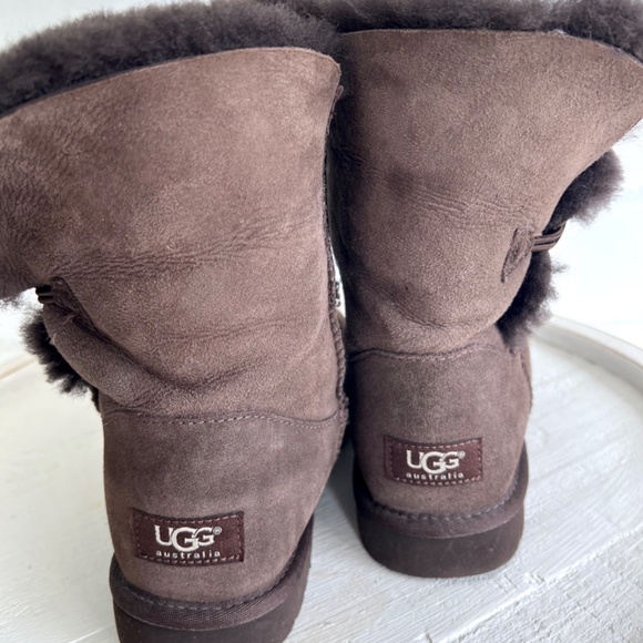 UGG Bailey Button Boots in Chocolate Suede - US 8 - Picture 4 of 11